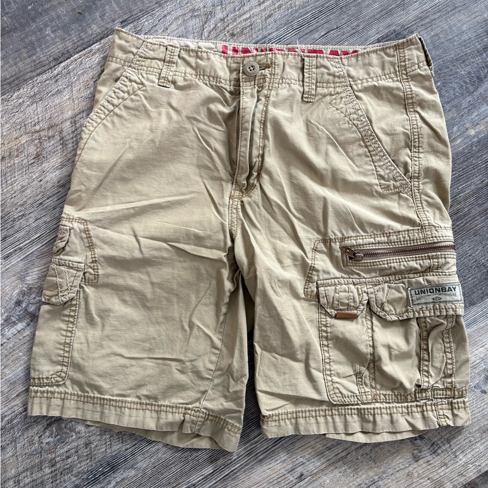 Mens Union Bay khaki shorts, size 30